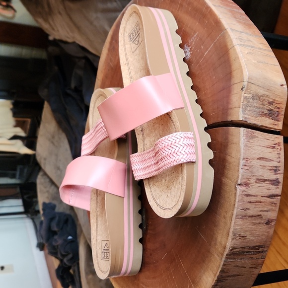 Reef sandals - Picture 2 of 8